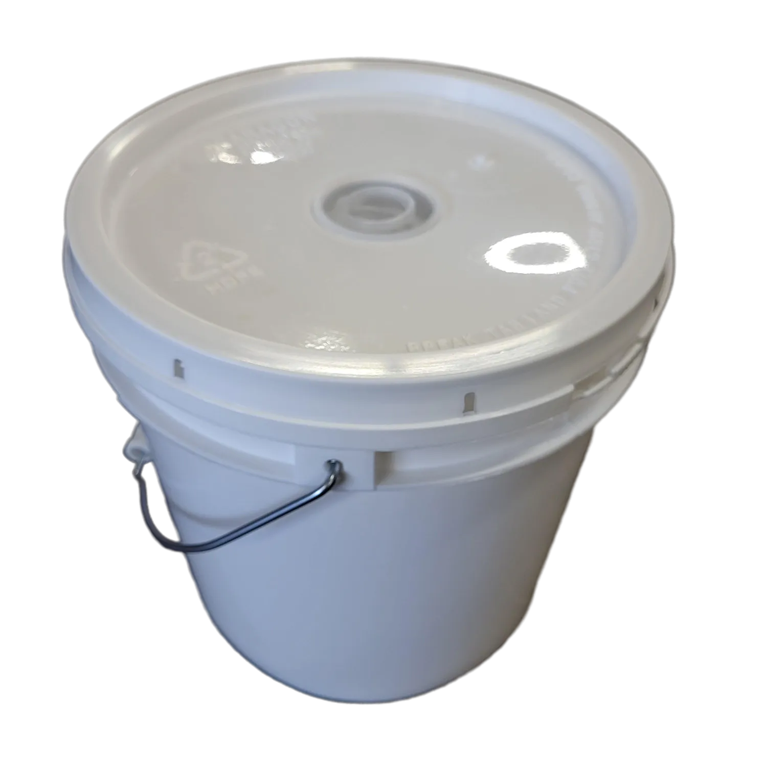 Bucket Feeder With Feeding Plugs